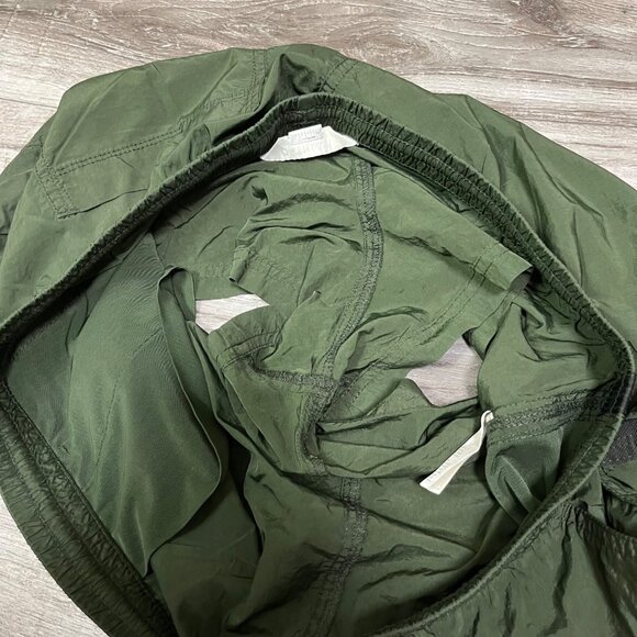 Athleta Athletic Expedition MR Side Stripe Loose Shorts Green Women’s Size 8 - Picture 7 of 10